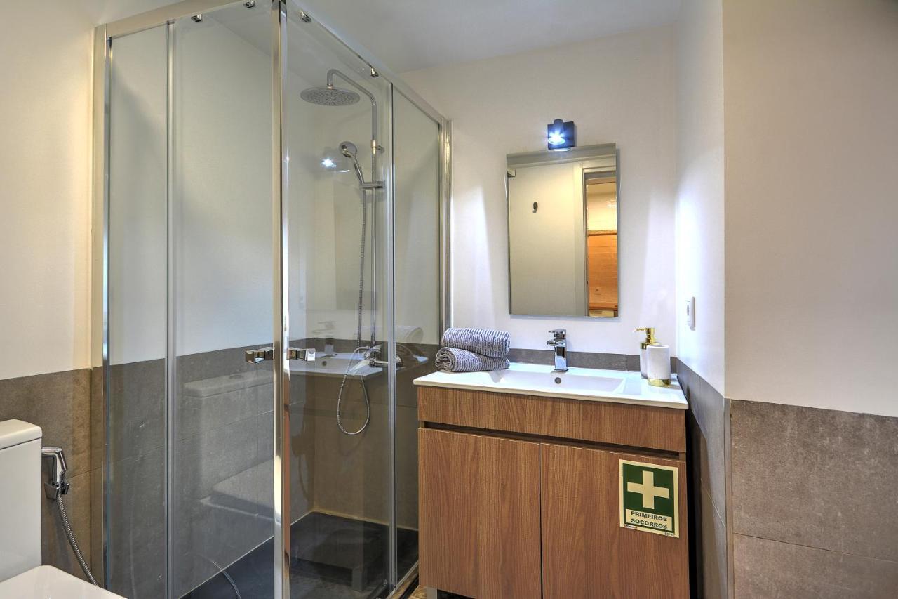Traditional Apartment With A Terrace, Ac And Fast Internet Lisboa Extérieur photo